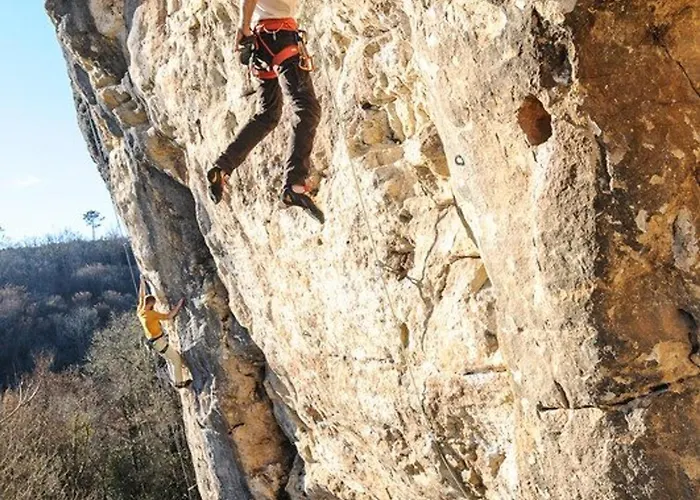 Sejour Familial Avec Piscine Privee Et Grand Jardin A Espech - Fr-1-828-1 펜션 Cazoules